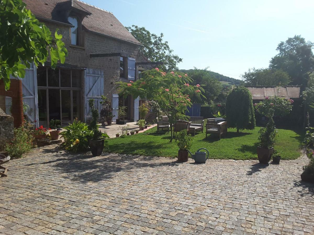 Gite Des Quatre Chemins La Vineuse Екстер'єр фото